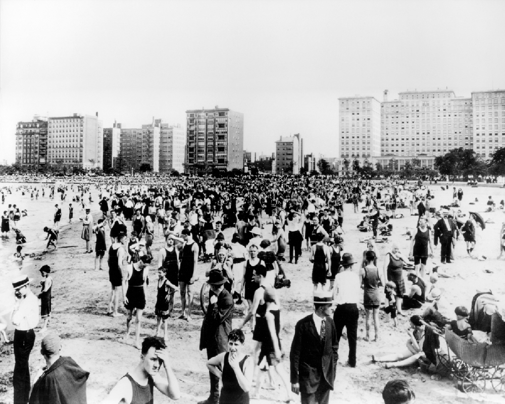 Old Chicago Photo Bathers And Businessmen At Oak Street Beach